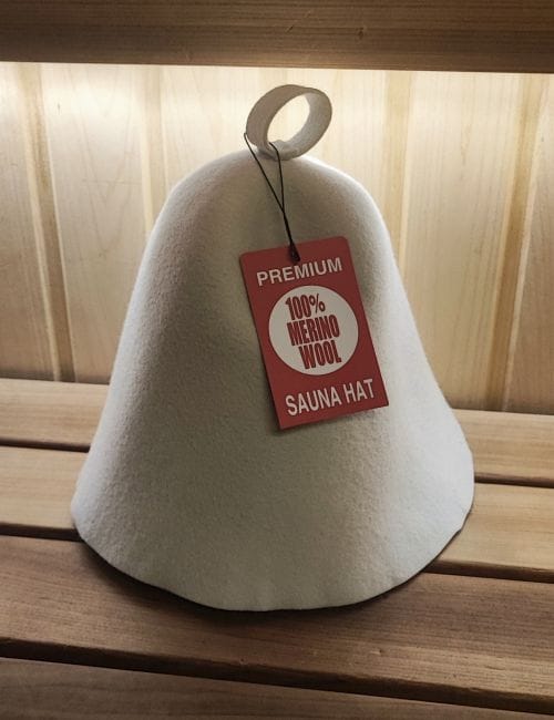Badstuhatt i filt av merinoull hvit