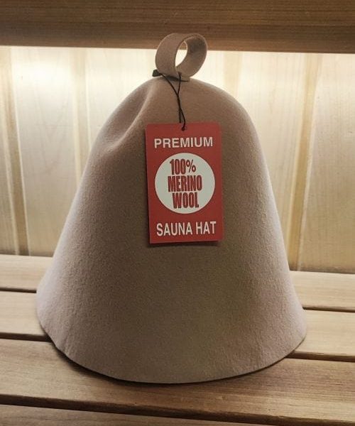Badstuhatt i filt av merinoull kremfarget